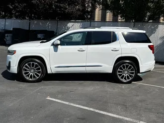 2023 GMC Acadia Denali photo 4