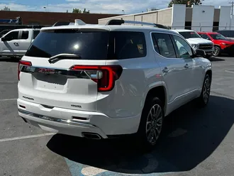 2023 GMC Acadia Denali photo 7