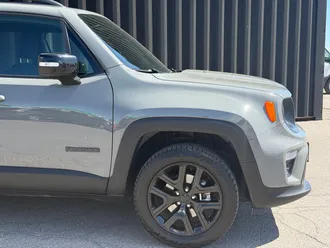 2022 Jeep Renegade photo 4