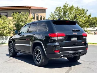2019 Jeep Grand Cherokee photo 3