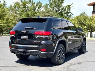 2019 Jeep Grand Cherokee photo 4