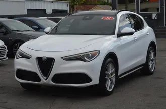 2019 Alfa Romeo Stelvio photo 3