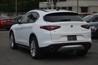 2019 Alfa Romeo Stelvio photo 6