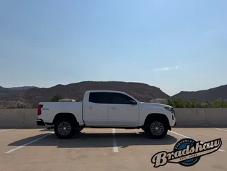 2024 Chevrolet Colorado photo 3
