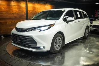 2023 TOYOTA SIENNA photo 2