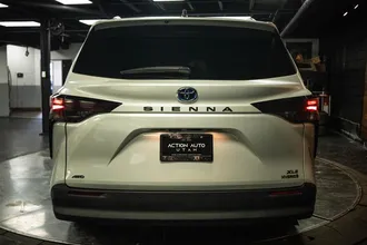 2023 TOYOTA SIENNA photo 6