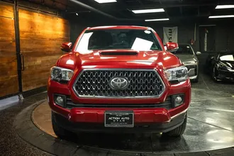 2019 TOYOTA TACOMA photo 4