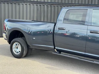 2026 Ram 3500 photo 4