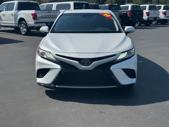 2019 Toyota Camry photo 2