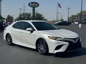 2019 Toyota Camry photo 3