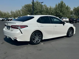 2019 Toyota Camry photo 6