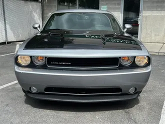2013 Dodge Challenger SXT Plus photo 2