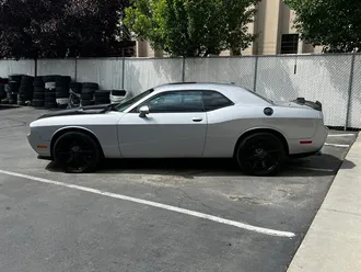 2013 Dodge Challenger SXT Plus photo 4