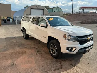 2017 Chevrolet Colorado Z71 photo 2