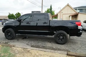 2012 Toyota Tundra CrewMax photo 3