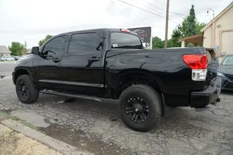 2012 Toyota Tundra CrewMax photo 4