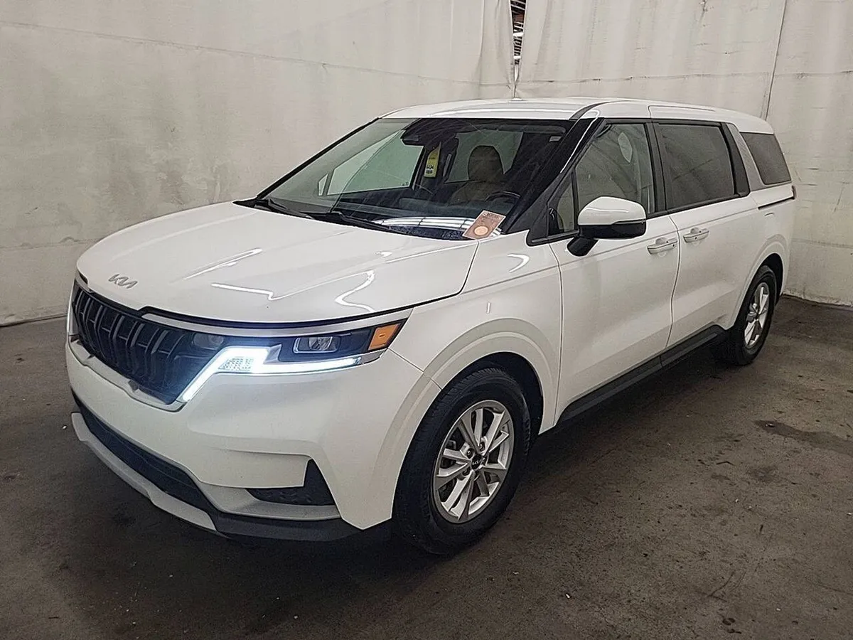 2022 Kia Carnival LX 4dr Mini Van w/Seat Package