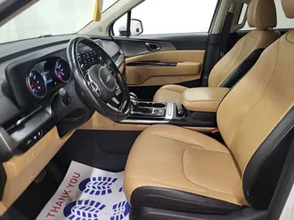 2022 Kia Carnival photo 2