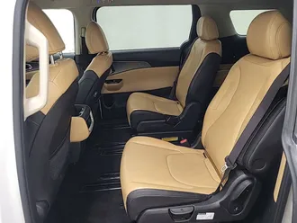 2022 Kia Carnival photo 6