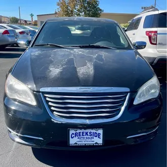 2013 Chrysler 200 photo 2