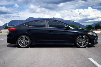 2018 HYUNDAI ELANTRA photo 4