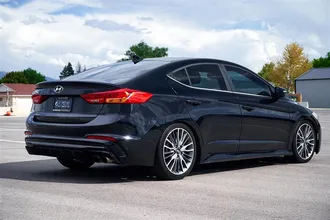 2018 HYUNDAI ELANTRA photo 5