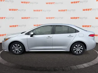 2021 Toyota Corolla Hybrid photo 2