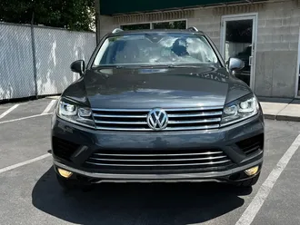 2016 Volkswagen Touareg VR6 Lux photo 2