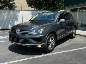 2016 Volkswagen Touareg VR6 Lux photo 3