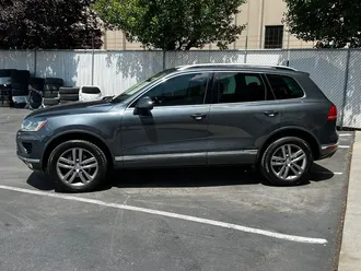 2016 Volkswagen Touareg VR6 Lux photo 4