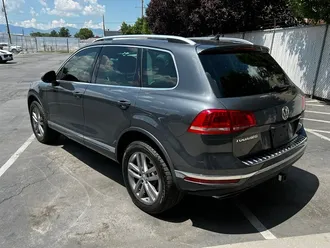 2016 Volkswagen Touareg VR6 Lux photo 5
