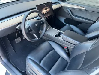 2024 Tesla Model Y Long Range * Hardware 4* photo 2