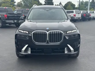 2026 BMW X7 photo 2