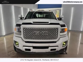 2017 GMC Sierra 3500 HD Crew Cab photo 2