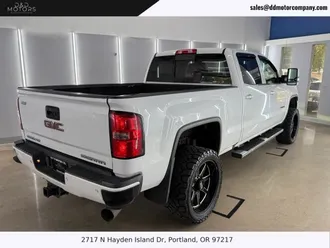 2017 GMC Sierra 3500 HD Crew Cab photo 4