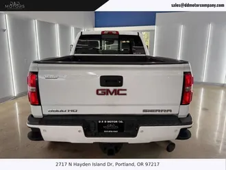 2017 GMC Sierra 3500 HD Crew Cab photo 5