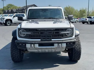 2023 Ford Bronco photo 2