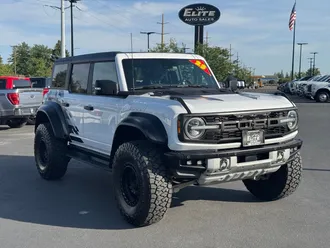 2023 Ford Bronco photo 3