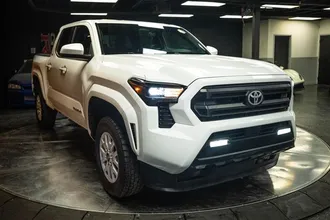 2025 TOYOTA TACOMA photo 5