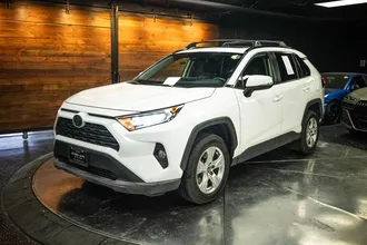 2019 TOYOTA RAV4 photo 2
