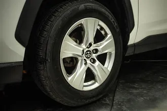 2019 TOYOTA RAV4 photo 3