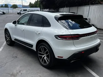 2025 Porsche Macan photo 5