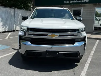 2020 Chevrolet Silverado 1500 LT photo 2