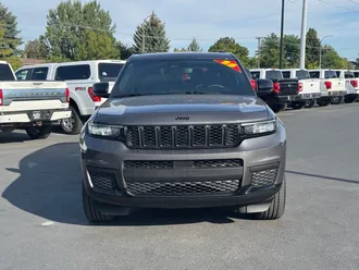 2023 Jeep Grand Cherokee L photo 2