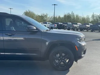 2023 Jeep Grand Cherokee L photo 4
