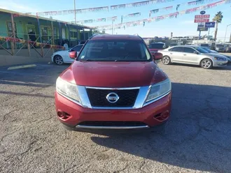 2016 Nissan Pathfinder photo 3