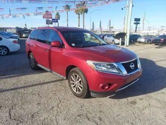 2016 Nissan Pathfinder photo 4