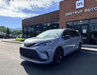 2024 Toyota Sienna photo 2