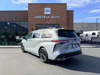 2024 Toyota Sienna photo 6