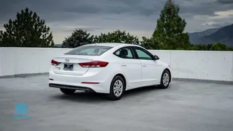 2017 Hyundai Elantra photo 5